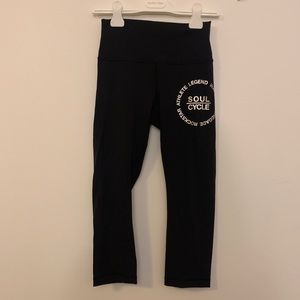Like new soulcycle lululemon wunder under crop